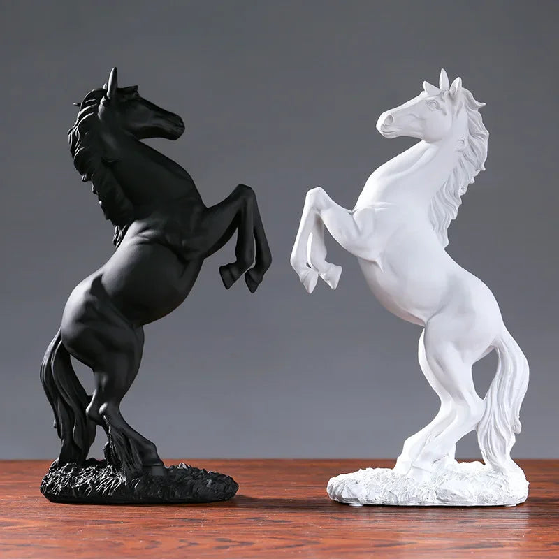 Cavallo Resina Decorativo - Bianco/Nero/Oro - Stile Nordico Moderno
