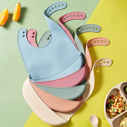 👶 BAVAGLINO IN SILICONE MORBIDO - Impermeabile, Regolabile e Super Pratico!